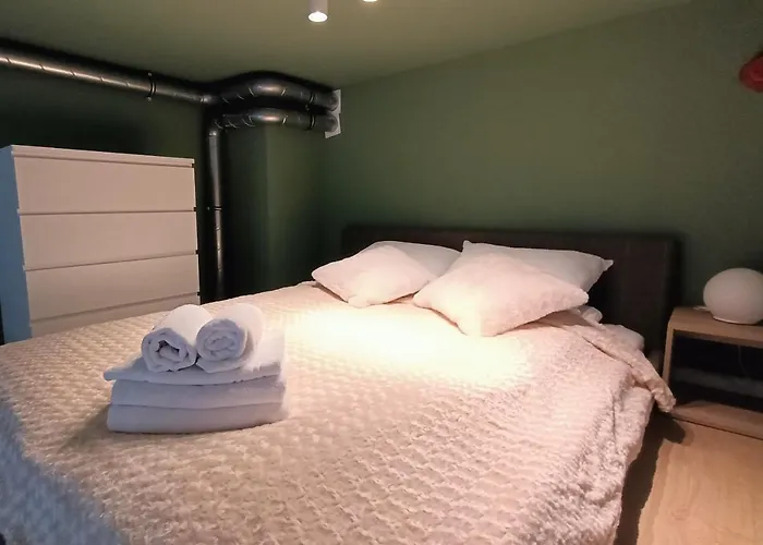 Droinvest Zarembowicza 33 Lotnisko Airport Appartement