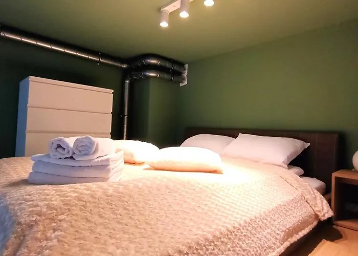 Droinvest Zarembowicza 33 Lotnisko Airport Appartement *