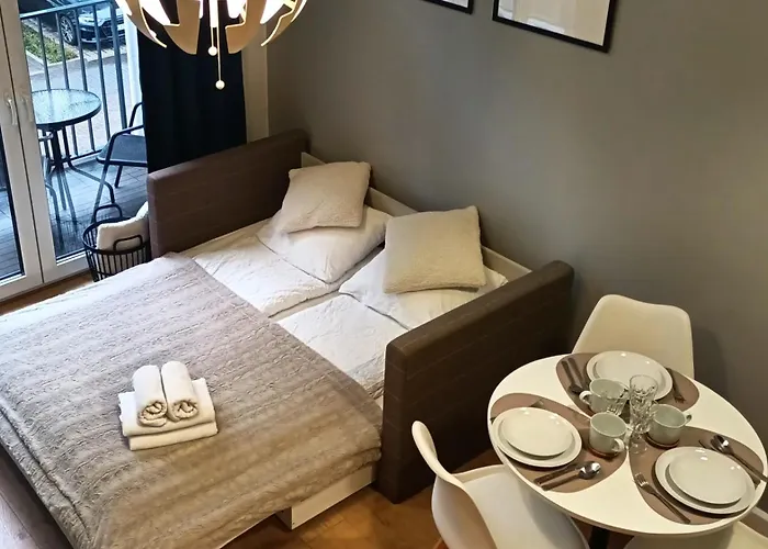 Droinvest Zarembowicza 33 Lotnisko Airport Appartement *