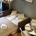 Droinvest Zarembowicza 33 Lotnisko Airport Apartment *